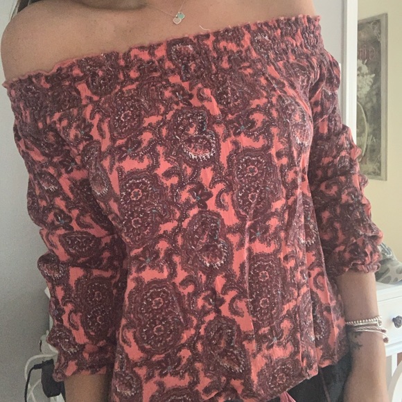 Hollister Tops - Hollister off the shoulder top